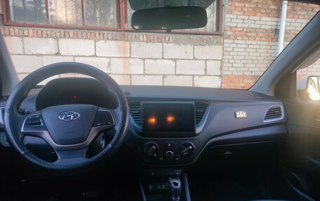 Hyundai Solaris II рестайлинг, 2017 год, 1 390 000 рублей, 18 фотография