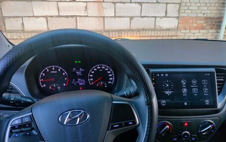 Hyundai Solaris II рестайлинг, 2017 год, 1 390 000 рублей, 20 фотография