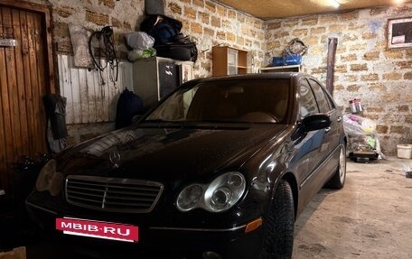 Mercedes-Benz C-Класс, 2002 год, 700 000 рублей, 3 фотография