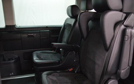 Volkswagen Multivan T6 рестайлинг, 2018 год, 3 489 000 рублей, 9 фотография