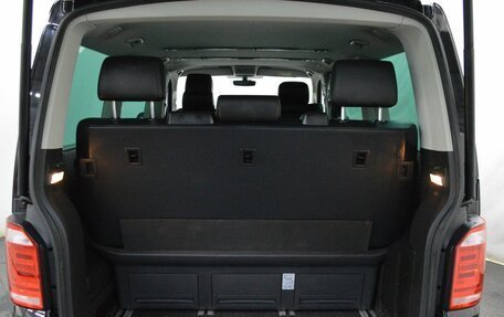 Volkswagen Multivan T6 рестайлинг, 2018 год, 3 489 000 рублей, 15 фотография