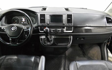 Volkswagen Multivan T6 рестайлинг, 2018 год, 3 489 000 рублей, 11 фотография