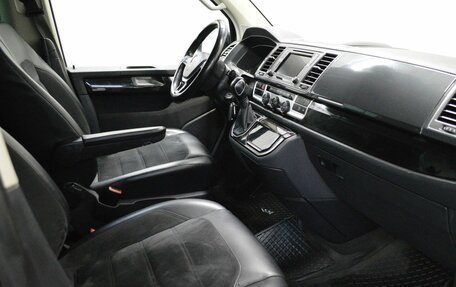 Volkswagen Multivan T6 рестайлинг, 2018 год, 3 489 000 рублей, 10 фотография