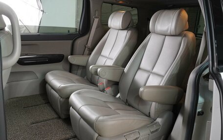 KIA Carnival III, 2016 год, 2 449 000 рублей, 10 фотография