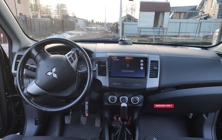 Mitsubishi Outlander III рестайлинг 3, 2010 год, 950 000 рублей, 15 фотография