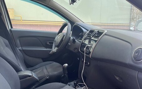 Renault Logan II, 2017 год, 540 000 рублей, 8 фотография