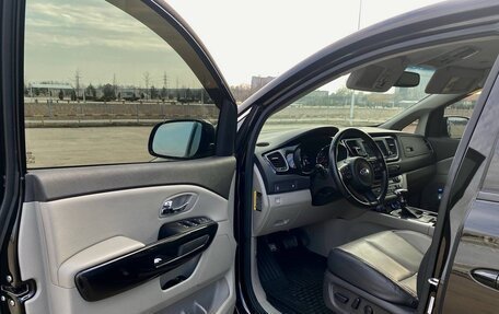 KIA Carnival III, 2017 год, 3 370 000 рублей, 8 фотография