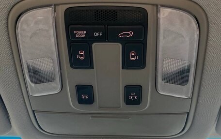 KIA Carnival III, 2017 год, 3 370 000 рублей, 13 фотография