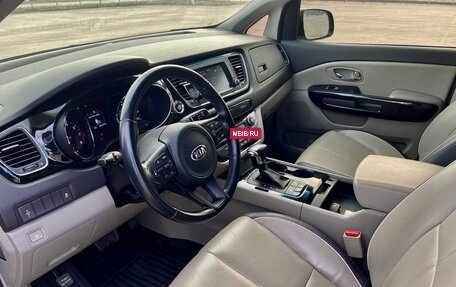 KIA Carnival III, 2017 год, 3 370 000 рублей, 9 фотография