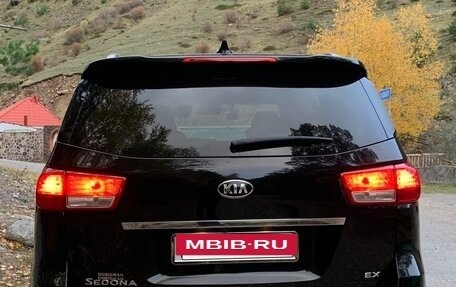 KIA Carnival III, 2017 год, 3 370 000 рублей, 6 фотография