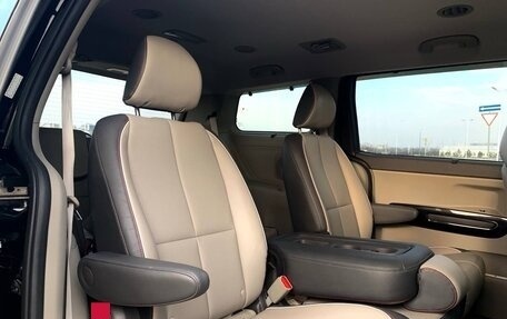 KIA Carnival III, 2017 год, 3 370 000 рублей, 12 фотография