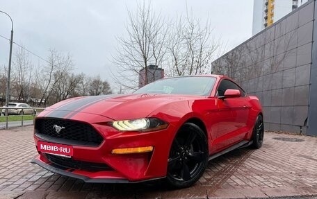 Ford Mustang VI рестайлинг, 2018 год, 2 600 000 рублей, 5 фотография