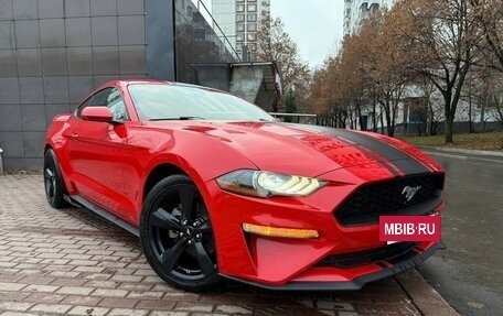 Ford Mustang VI рестайлинг, 2018 год, 2 600 000 рублей, 3 фотография