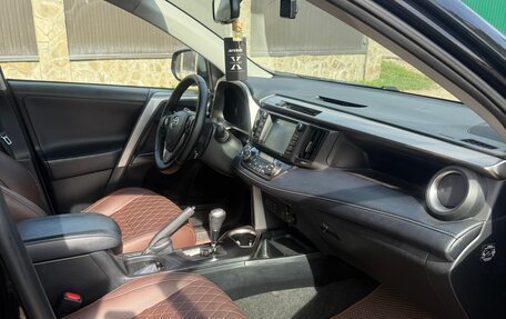 Toyota RAV4, 2018 год, 2 590 000 рублей, 9 фотография