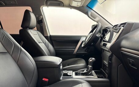 Toyota Land Cruiser Prado 150 рестайлинг 2, 2019 год, 6 100 000 рублей, 12 фотография