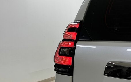 Toyota Land Cruiser Prado 150 рестайлинг 2, 2019 год, 6 100 000 рублей, 10 фотография