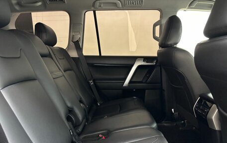 Toyota Land Cruiser Prado 150 рестайлинг 2, 2019 год, 6 100 000 рублей, 13 фотография