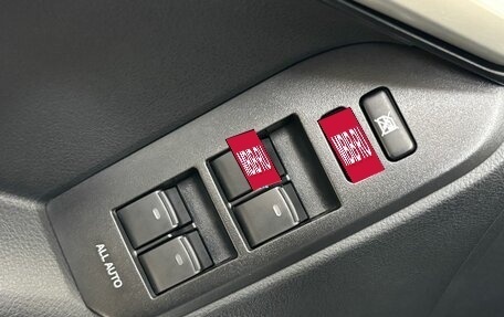 Toyota Land Cruiser Prado 150 рестайлинг 2, 2019 год, 6 100 000 рублей, 16 фотография