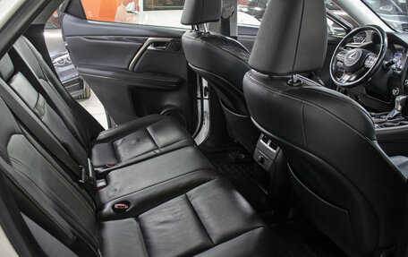 Lexus RX IV рестайлинг, 2017 год, 2 849 000 рублей, 12 фотография