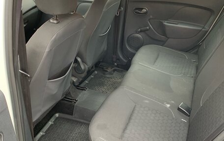 Renault Logan II, 2018 год, 950 000 рублей, 7 фотография