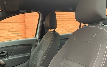 Renault Logan II, 2018 год, 950 000 рублей, 5 фотография