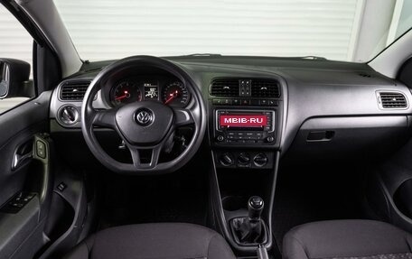 Volkswagen Polo VI (EU Market), 2015 год, 879 000 рублей, 6 фотография