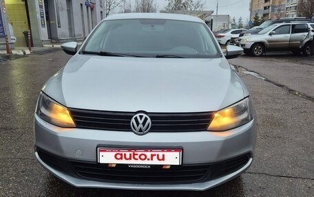 Volkswagen Jetta VI, 2013 год, 700 000 рублей, 1 фотография