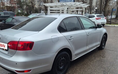 Volkswagen Jetta VI, 2013 год, 700 000 рублей, 14 фотография