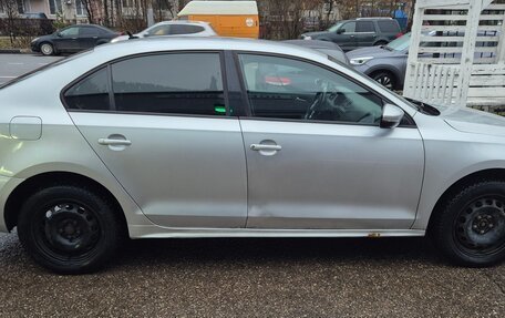 Volkswagen Jetta VI, 2013 год, 700 000 рублей, 17 фотография