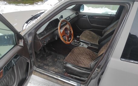 Mercedes-Benz E-Класс, 1992 год, 135 000 рублей, 4 фотография