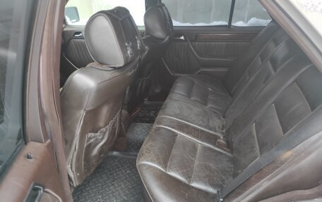 Mercedes-Benz E-Класс, 1992 год, 135 000 рублей, 5 фотография