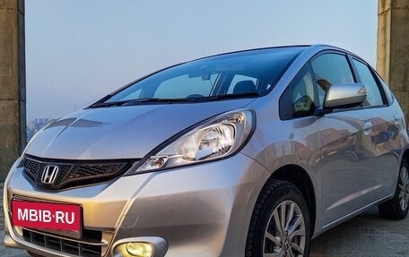 Honda Fit III, 2013 год, 780 000 рублей, 1 фотография