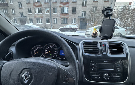 Renault Logan II, 2018 год, 670 000 рублей, 6 фотография