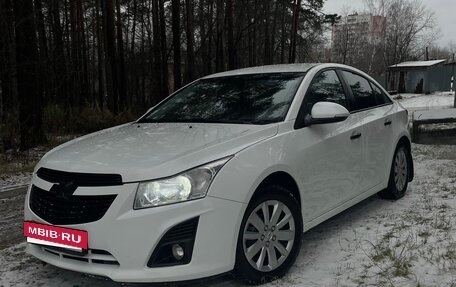 Chevrolet Cruze II, 2014 год, 880 000 рублей, 5 фотография