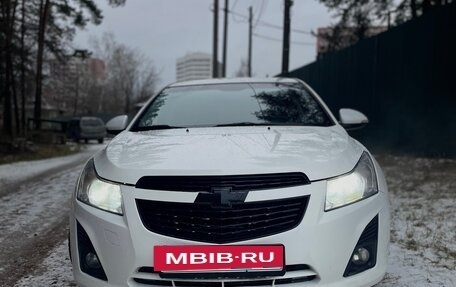 Chevrolet Cruze II, 2014 год, 880 000 рублей, 4 фотография