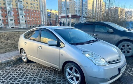 Toyota Prius, 2005 год, 579 000 рублей, 4 фотография
