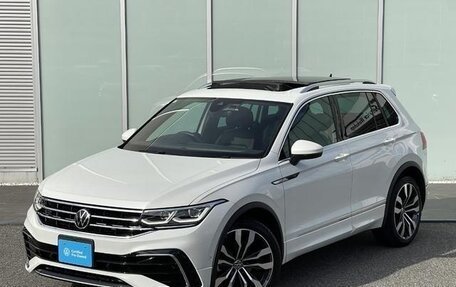 Volkswagen Tiguan II, 2022 год, 2 650 000 рублей, 2 фотография