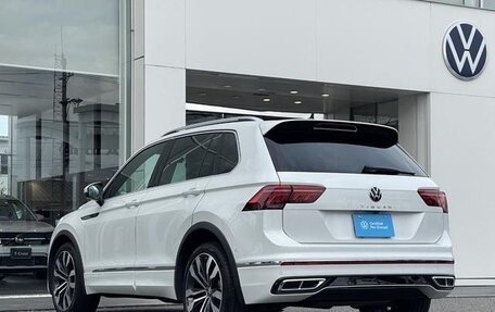Volkswagen Tiguan II, 2022 год, 2 650 000 рублей, 9 фотография