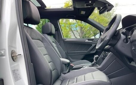 Volkswagen Tiguan II, 2022 год, 2 650 000 рублей, 19 фотография