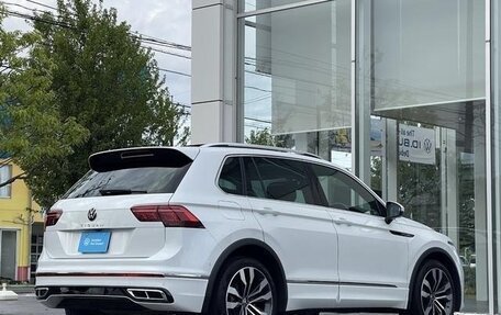 Volkswagen Tiguan II, 2022 год, 2 650 000 рублей, 10 фотография