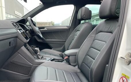 Volkswagen Tiguan II, 2022 год, 2 650 000 рублей, 26 фотография