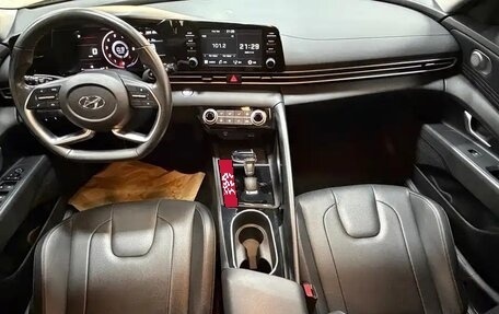 Hyundai Elantra VI рестайлинг, 2021 год, 1 400 000 рублей, 7 фотография