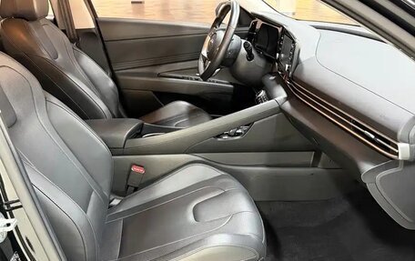 Hyundai Elantra VI рестайлинг, 2021 год, 1 400 000 рублей, 10 фотография