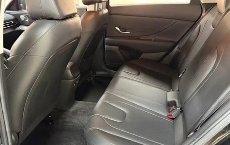 Hyundai Elantra VI рестайлинг, 2021 год, 1 400 000 рублей, 13 фотография