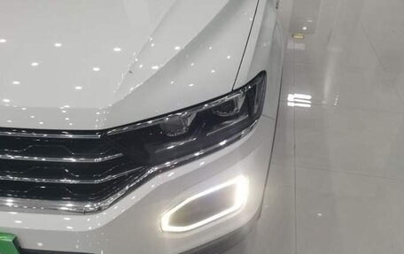 Volkswagen T-Roc I, 2021 год, 1 585 000 рублей, 3 фотография