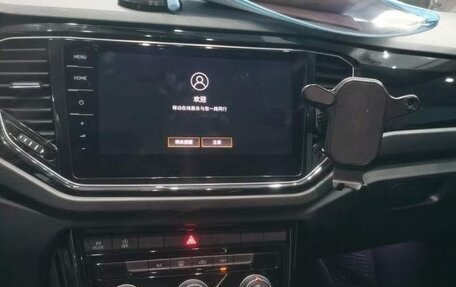 Volkswagen T-Roc I, 2021 год, 1 585 000 рублей, 13 фотография