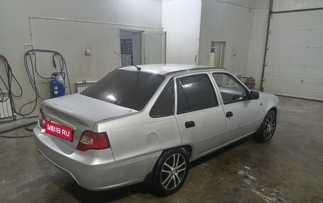 Daewoo Nexia I рестайлинг, 2011 год, 300 000 рублей, 3 фотография