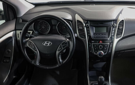 Hyundai i30 II рестайлинг, 2013 год, 899 000 рублей, 10 фотография