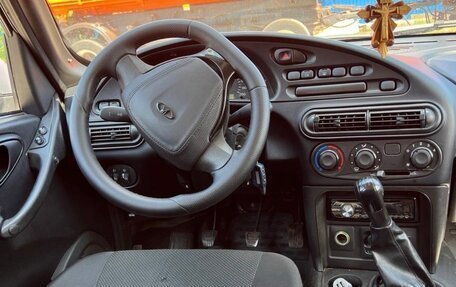 Chevrolet Niva I рестайлинг, 2012 год, 600 000 рублей, 6 фотография