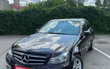 Mercedes-Benz C-Класс, 2012 год, 2 000 000 рублей, 1 фотография